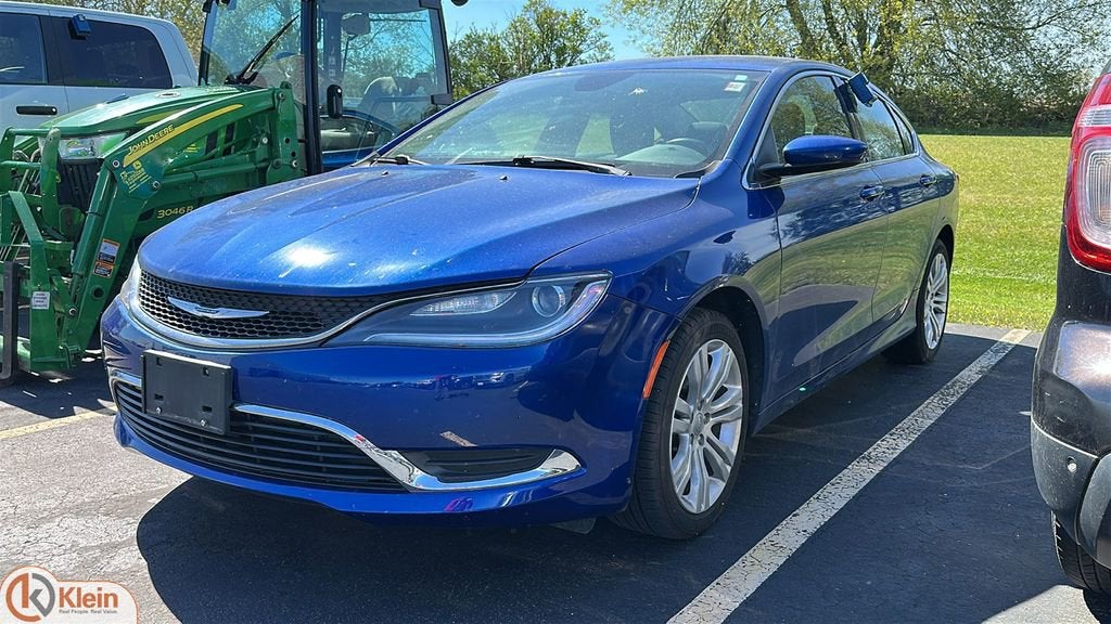 2015 Chrysler 200 Limited's photo