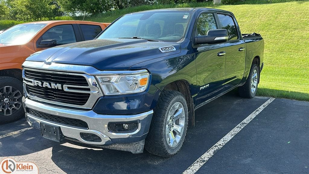 2020 RAM 1500 Big Horn/Lone Star 4x4 Crew Cab 5'7's photo