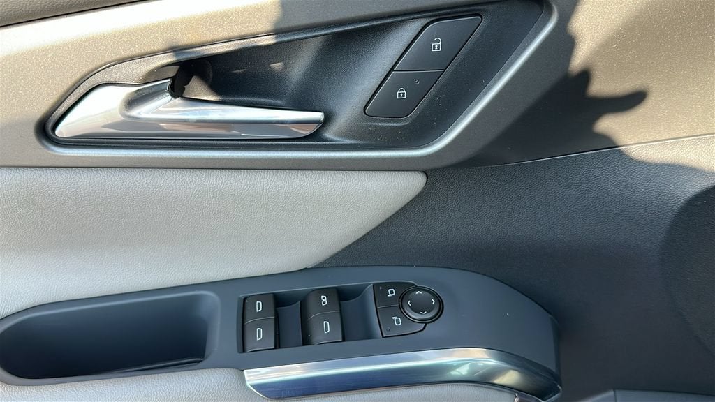 2027 Chevrolet Traverse LT - Photo 11
