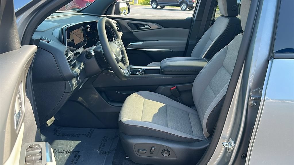 2027 Chevrolet Traverse LT - Photo 13