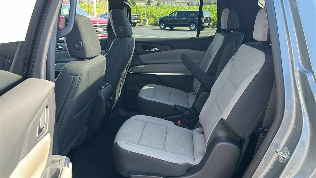 2027 Chevrolet Traverse LT - Photo 25