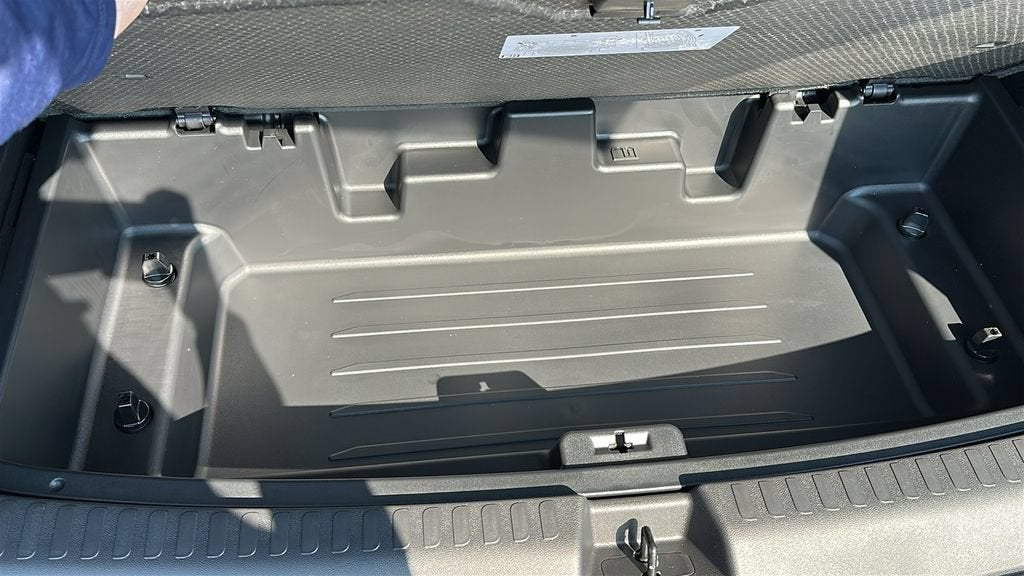 2027 Chevrolet Traverse LT - Photo 28