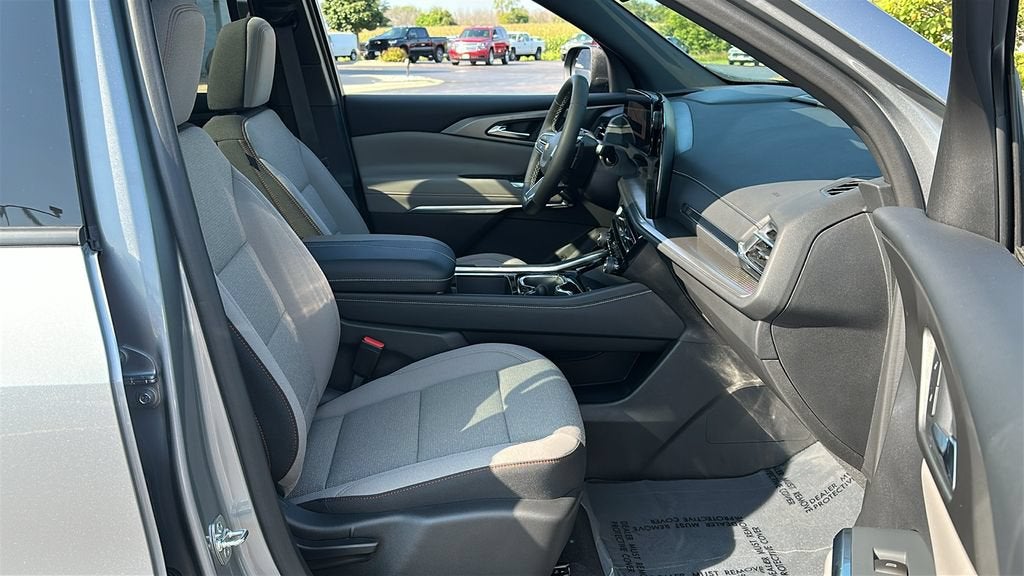 2027 Chevrolet Traverse LT - Photo 31