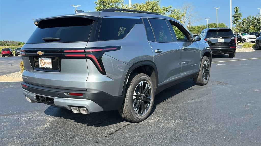 2027 Chevrolet Traverse LT - Photo 8