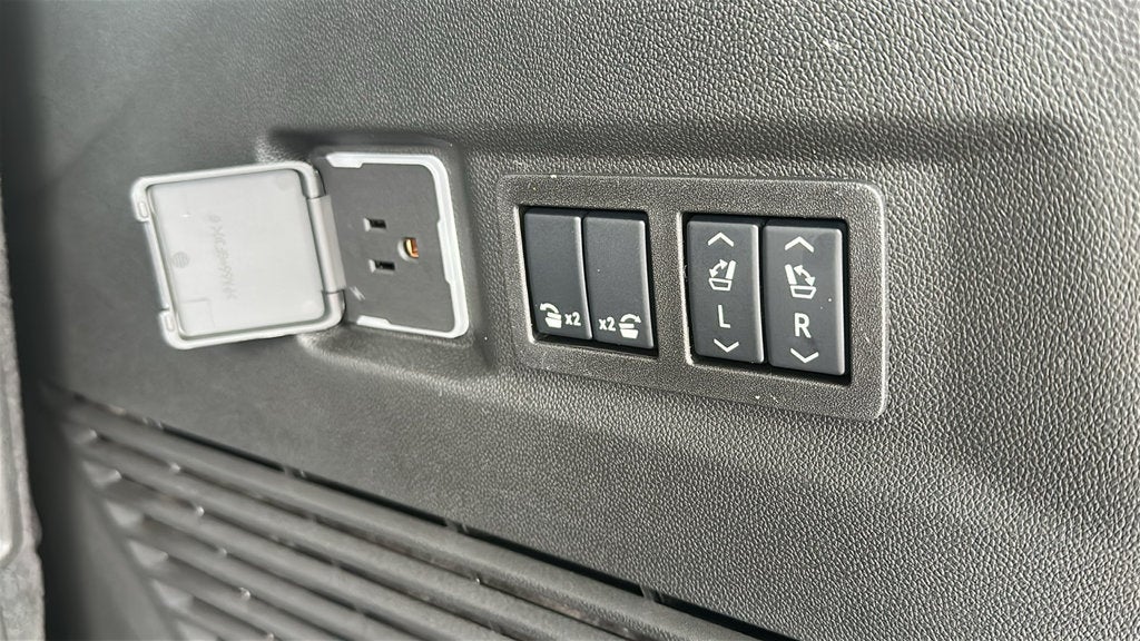 2027 Chevrolet Tahoe Z71 - Photo 28