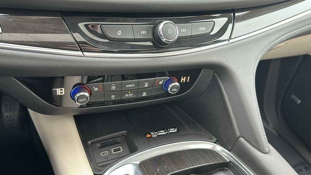 2023 Buick Enclave Essence