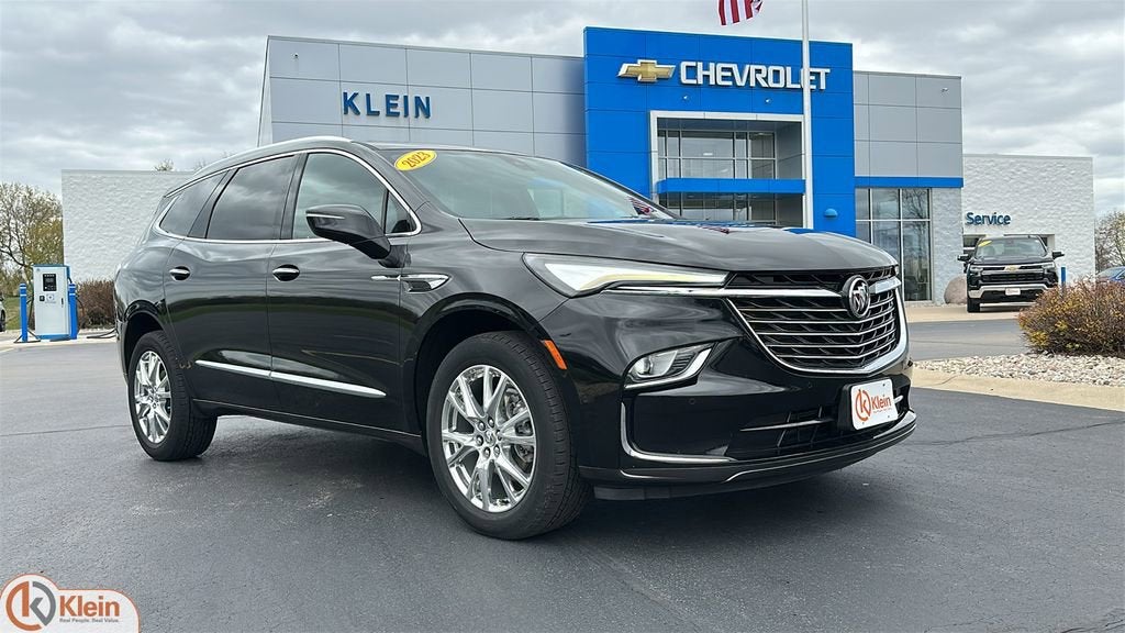 2023 Buick Enclave Essence's photo