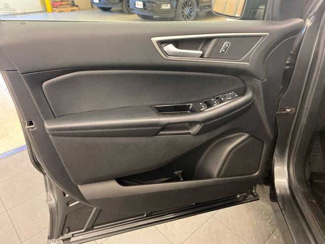 2019 Ford Edge SEL tow package