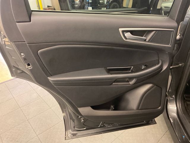 2019 Ford Edge SEL tow package