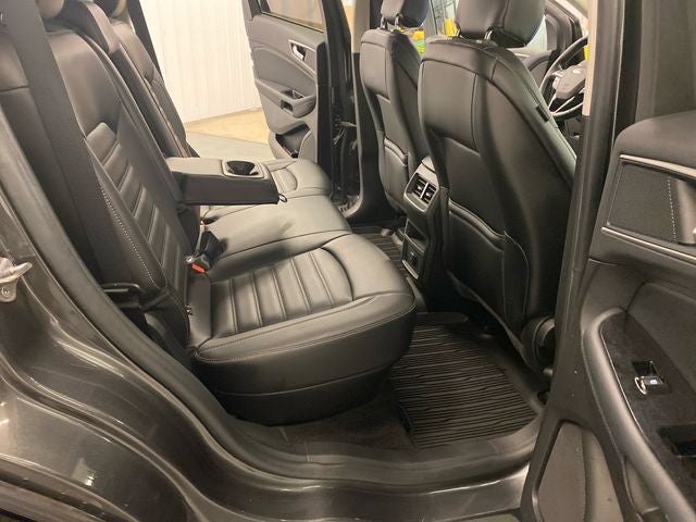2019 Ford Edge SEL tow package