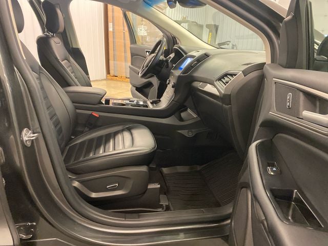 2019 Ford Edge SEL tow package