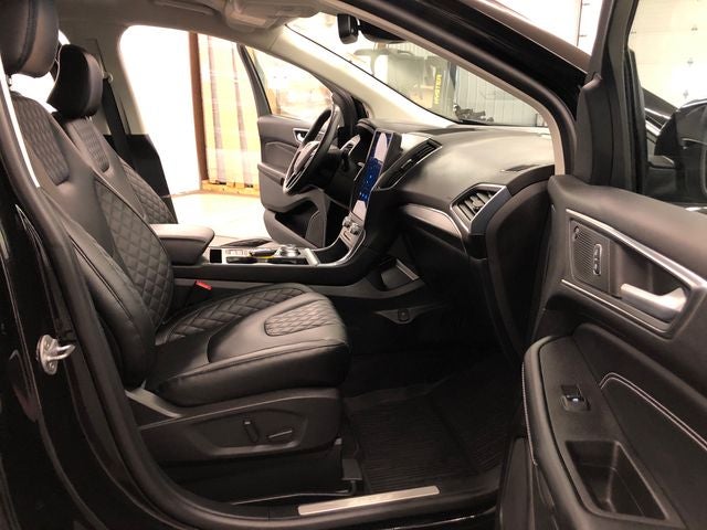 2024 Ford Edge Titanium 301A