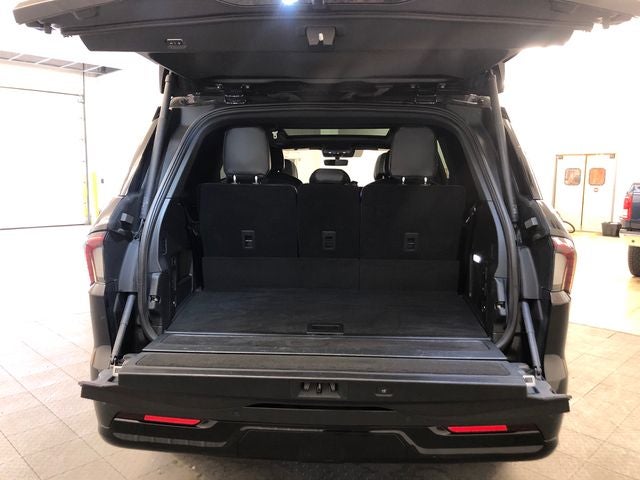 2025 Lincoln Navigator Reserve 202A/JET APPEARANCE PACKAGE