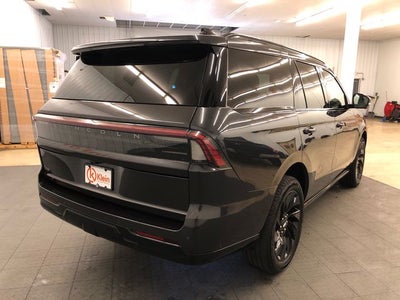 2025 Lincoln Navigator Reserve 202A/JET APPEARANCE PACKAGE