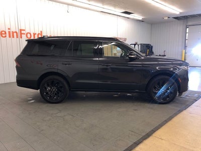 2025 Lincoln Navigator Reserve 202A/JET APPEARANCE PACKAGE
