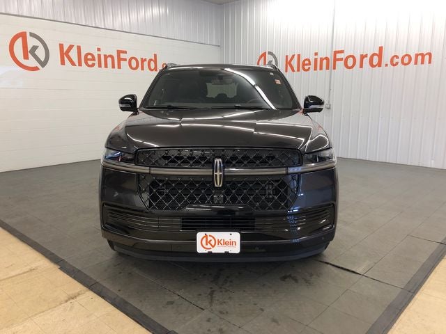 2025 Lincoln Navigator Reserve 202A/JET APPEARANCE PACKAGE