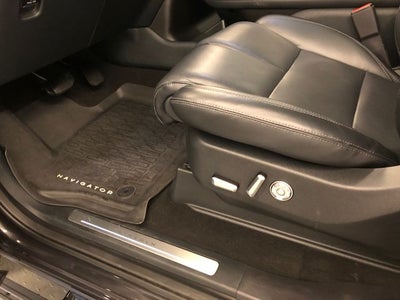 2025 Lincoln Navigator Reserve 202A/JET APPEARANCE PACKAGE