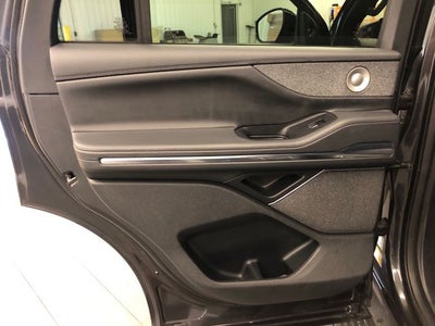 2025 Lincoln Navigator Reserve 202A/JET APPEARANCE PACKAGE