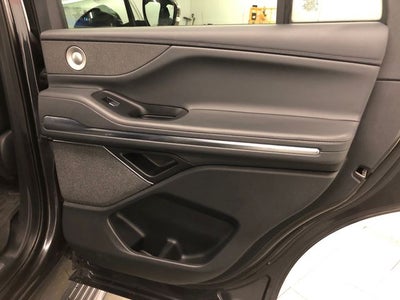 2025 Lincoln Navigator Reserve 202A/JET APPEARANCE PACKAGE