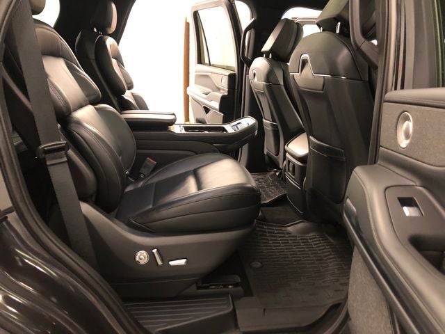 2025 Lincoln Navigator Reserve 202A/JET APPEARANCE PACKAGE