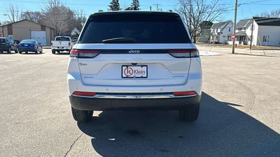 2023 Jeep Grand Cherokee Laredo 4x4