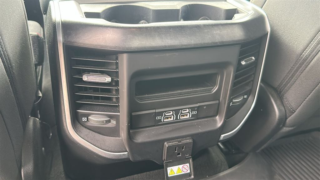 2022 RAM 1500 Big Horn Crew Cab 4x4 5'7' Box