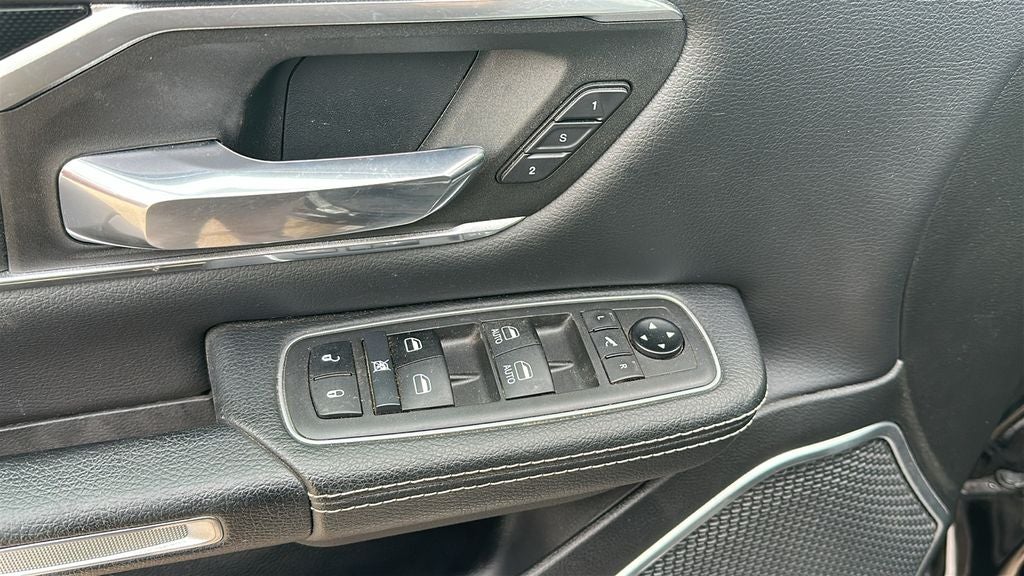 2021 RAM 1500 Laramie Crew Cab 4x4 5'7' Box