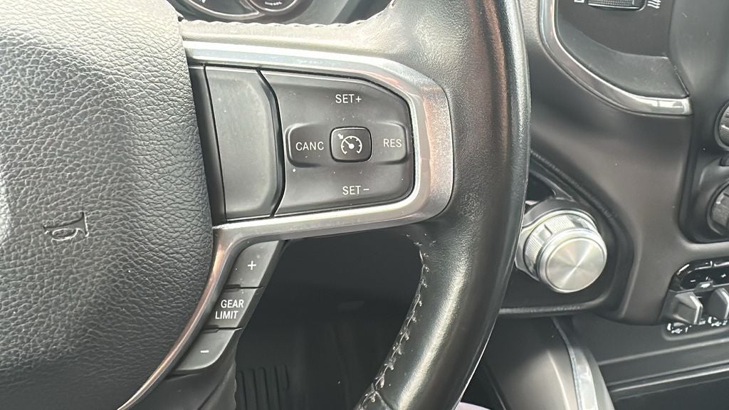 2021 RAM 1500 Laramie Crew Cab 4x4 5'7' Box