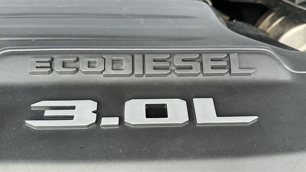 2021 RAM 1500 Laramie Crew Cab 4x4 5'7' Box