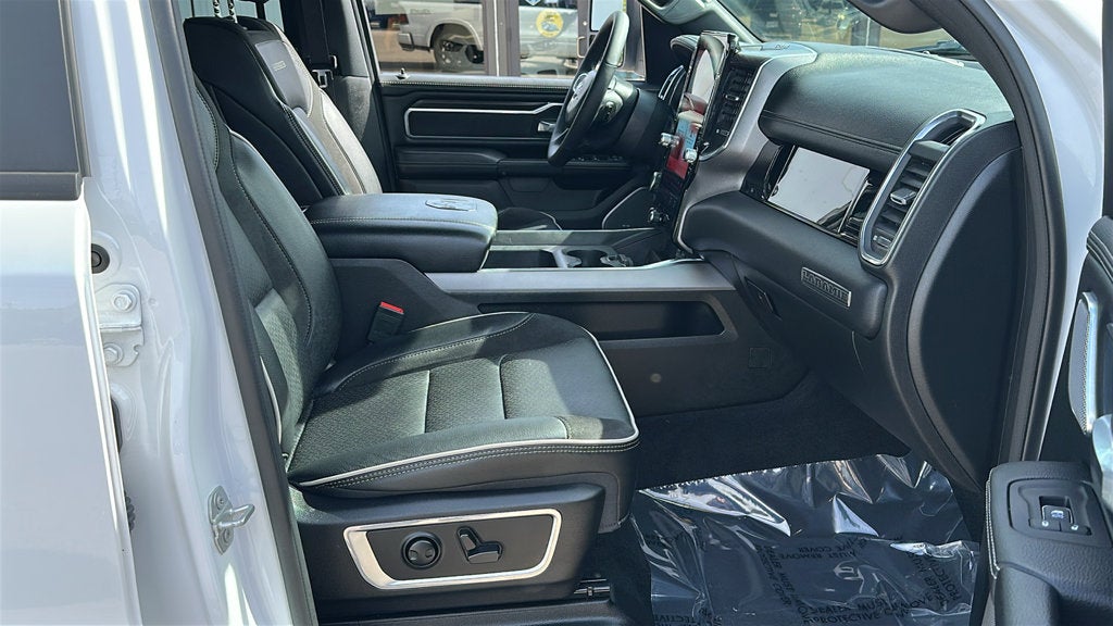 2026 RAM 1500 Laramie NIGHT EDITION/ LEVEL 2