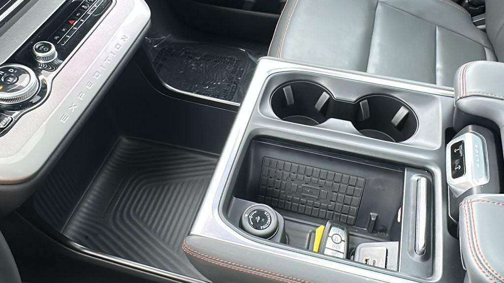 2025 Ford Expedition Active 202A/Panoramic Roof