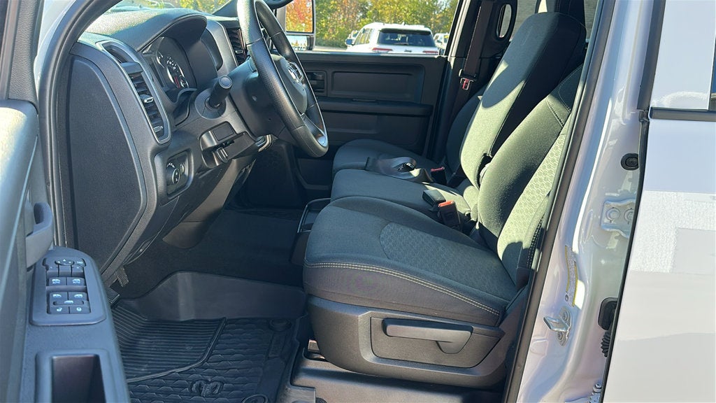 2025 RAM 2500 Tradesman Crew Cab 4x4 6'4' Box